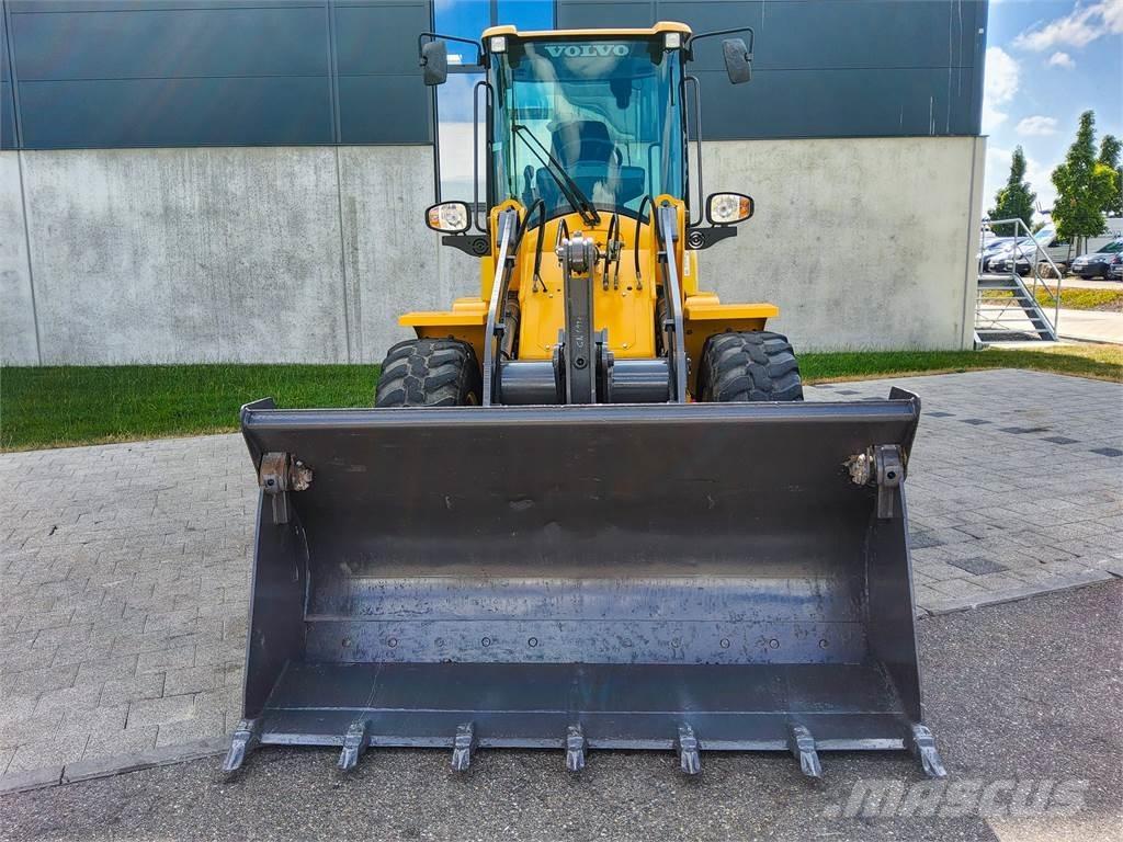 Volvo L 30G Mini bagri <7t