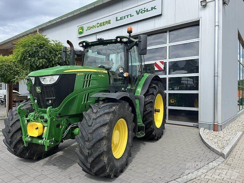 John Deere 6215R Traktorji