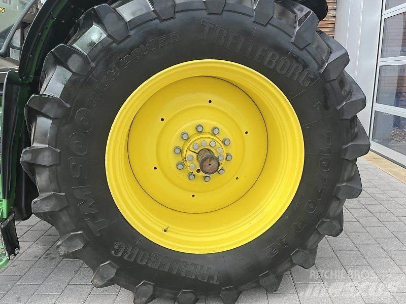 John Deere 6215R Traktorji