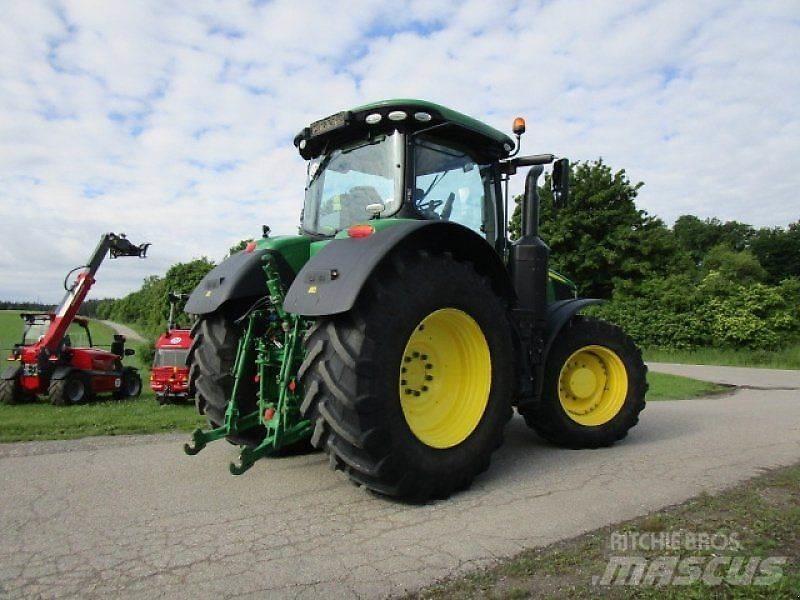 John Deere 7250R Traktorji