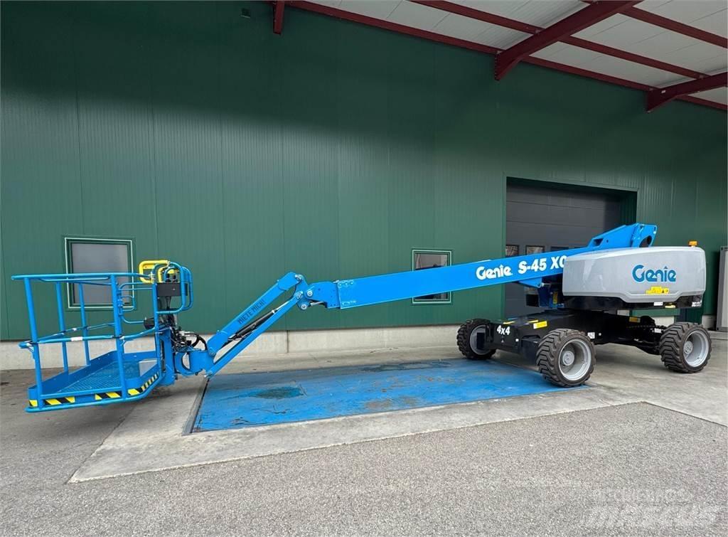 Genie S-45 XC Zglobne dvižne ploščadi