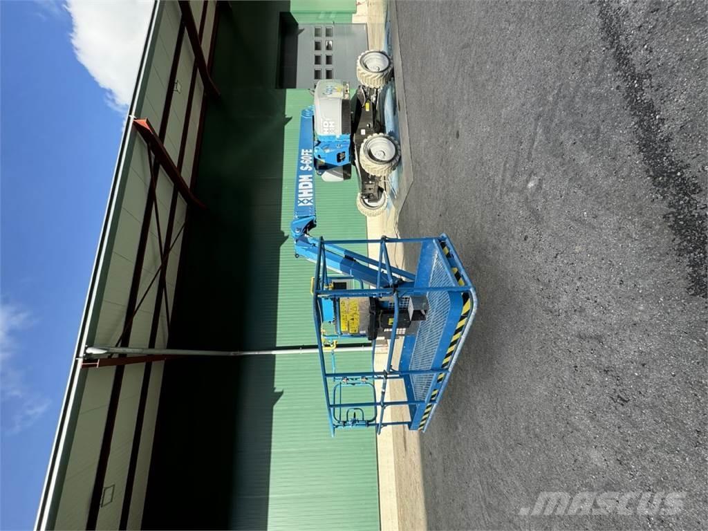 Genie S-60 FE Zglobne dvižne ploščadi
