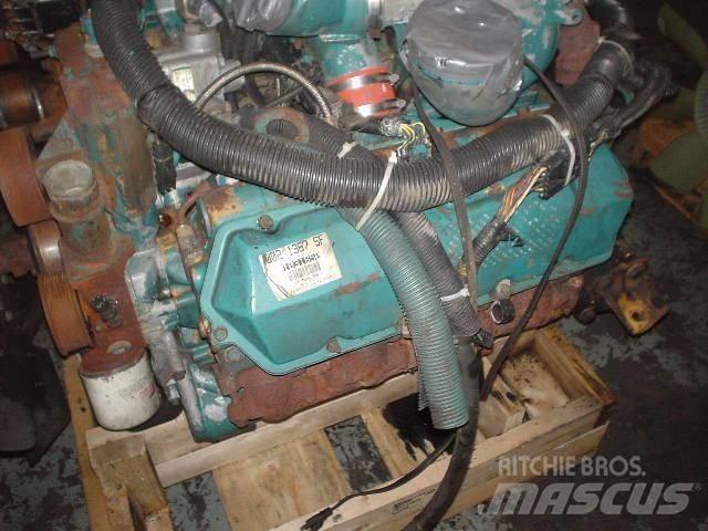 International T444 Motorji