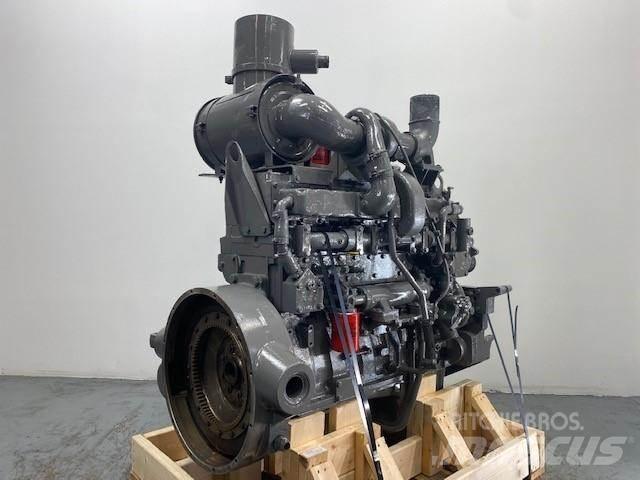 Komatsu M11-C Motorji
