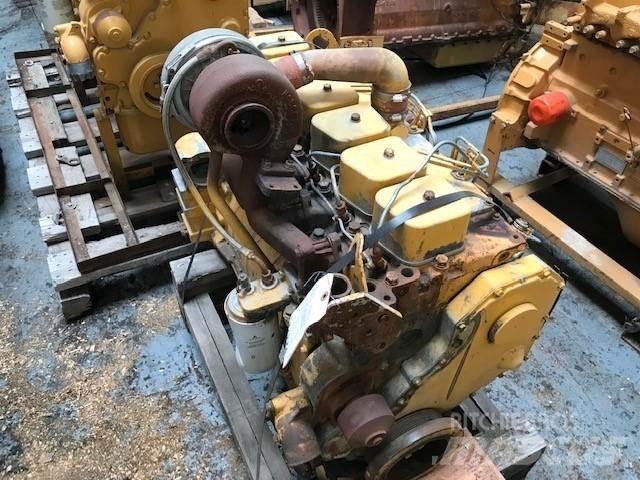 Komatsu S6D102 Motorji