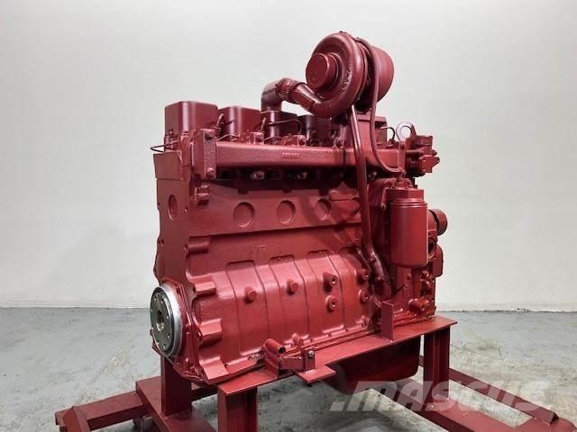 Komatsu SAA6D102 Motorji