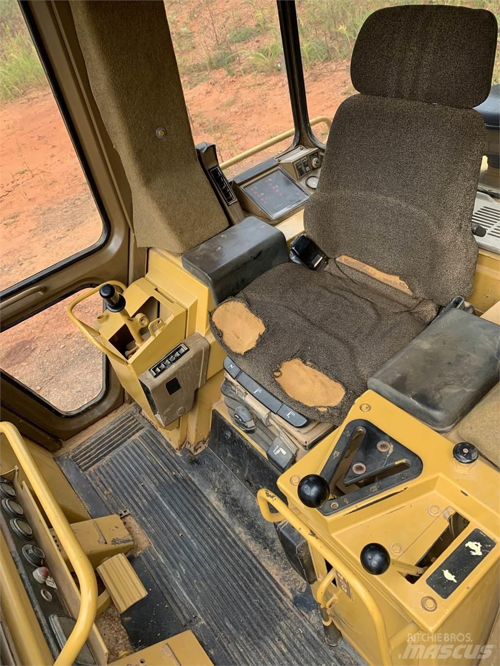 CAT 953B Drugo