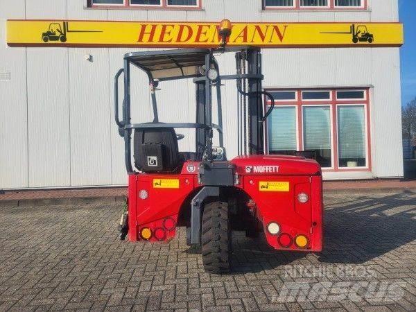 Moffett M4 25.3 Terenski viličar