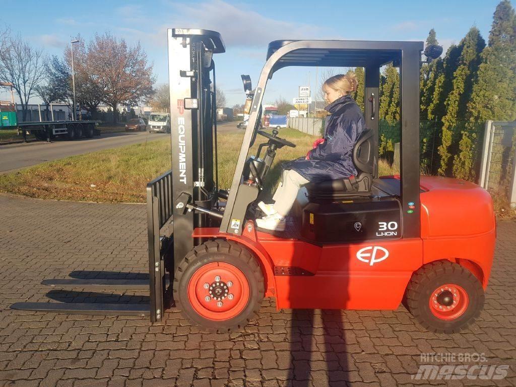 EP EFL302 Električni viličarji