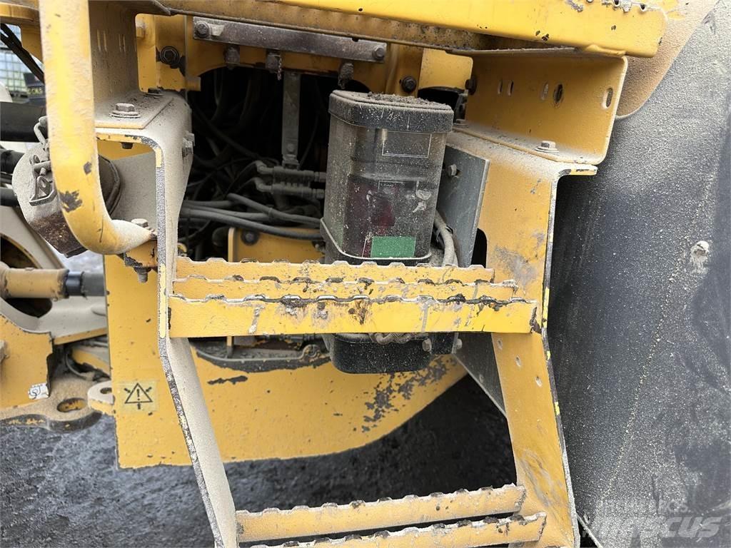 Volvo L110F Kolesni nakladalci