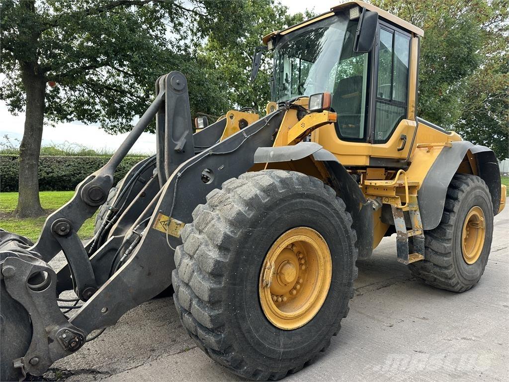 Volvo L120F Kolesni nakladalci