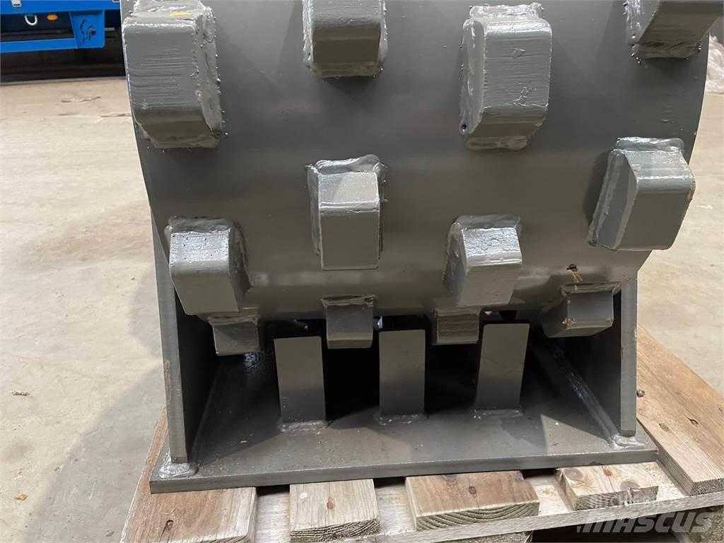  470 mm Kompaktorhjul Kolesni valjarji s pnevmatikami