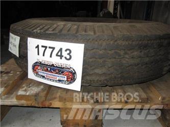  9.00-16 Goodyear dæk - 1 stk. Gume, kolesa in platišča