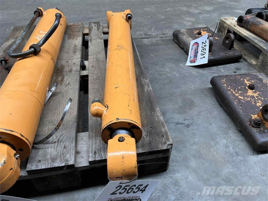 CASE 695SR armcylinder Hidravlika