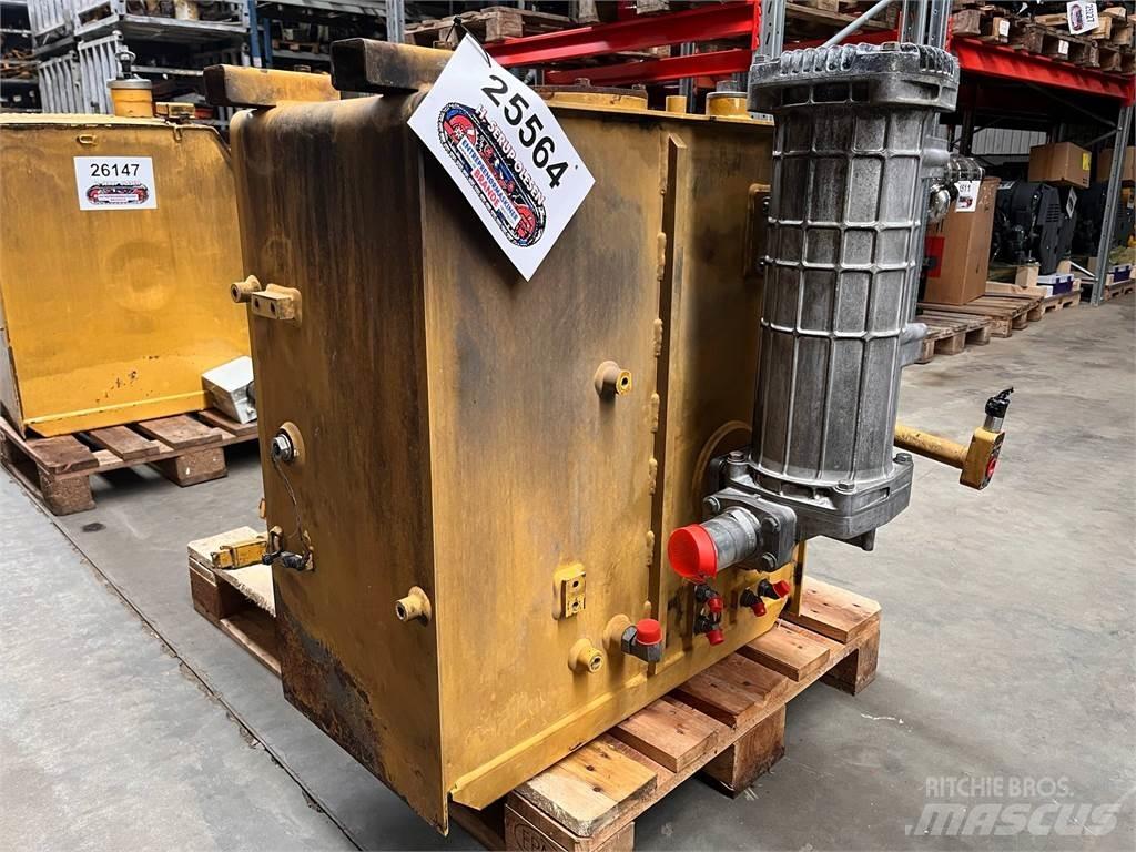 CAT 323D hydrauliktank Hidravlika
