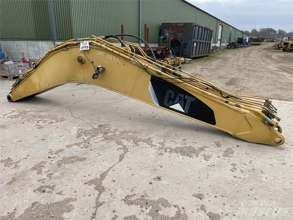 CAT 323D monobom Drugi deli