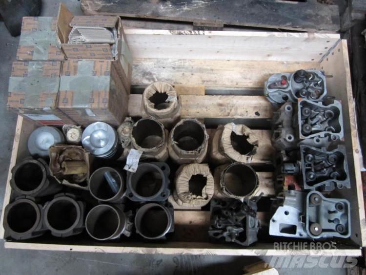 Deutz 912 cylinder Motorji