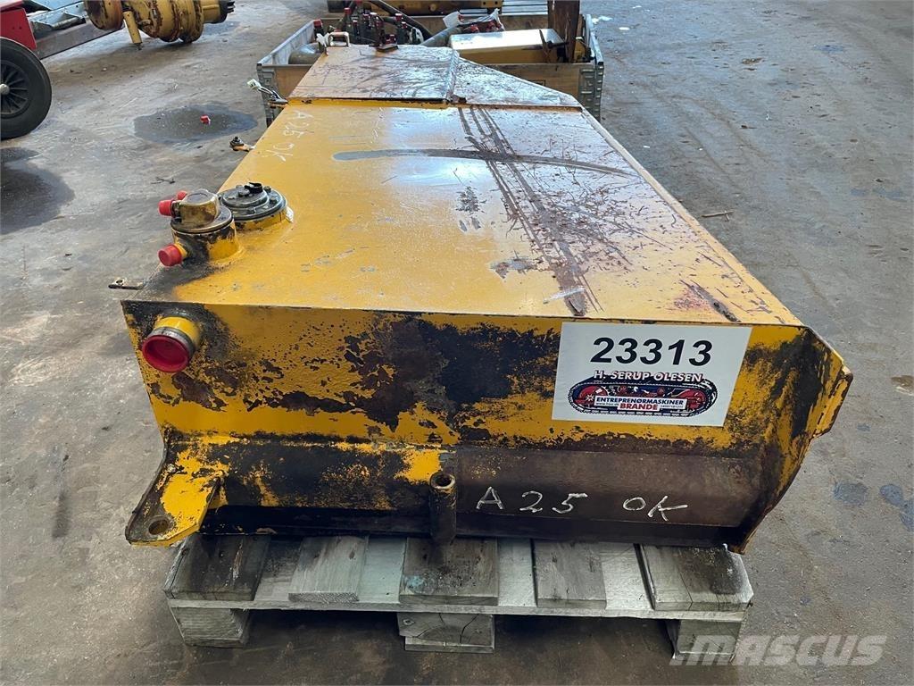  Dieseltank ex. Volvo A25 Drugi deli
