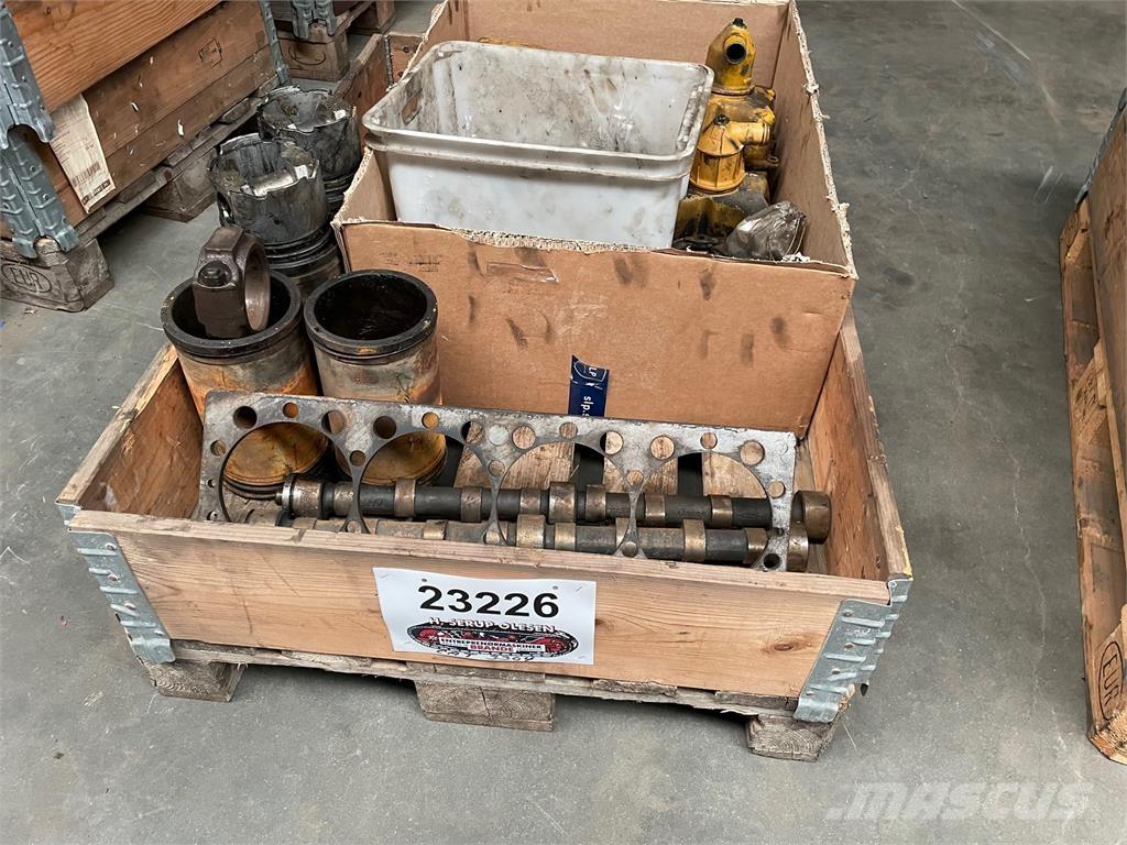  Diverse dele ex. Cat 3304 Motorji
