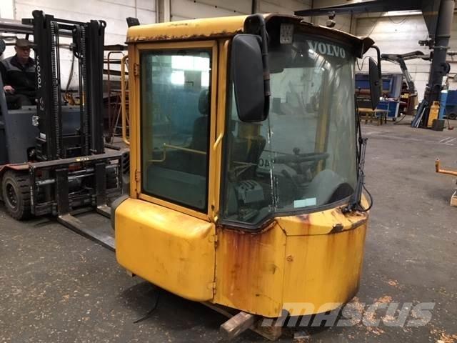  Førerhus ex. Volvo L180E Drugi deli