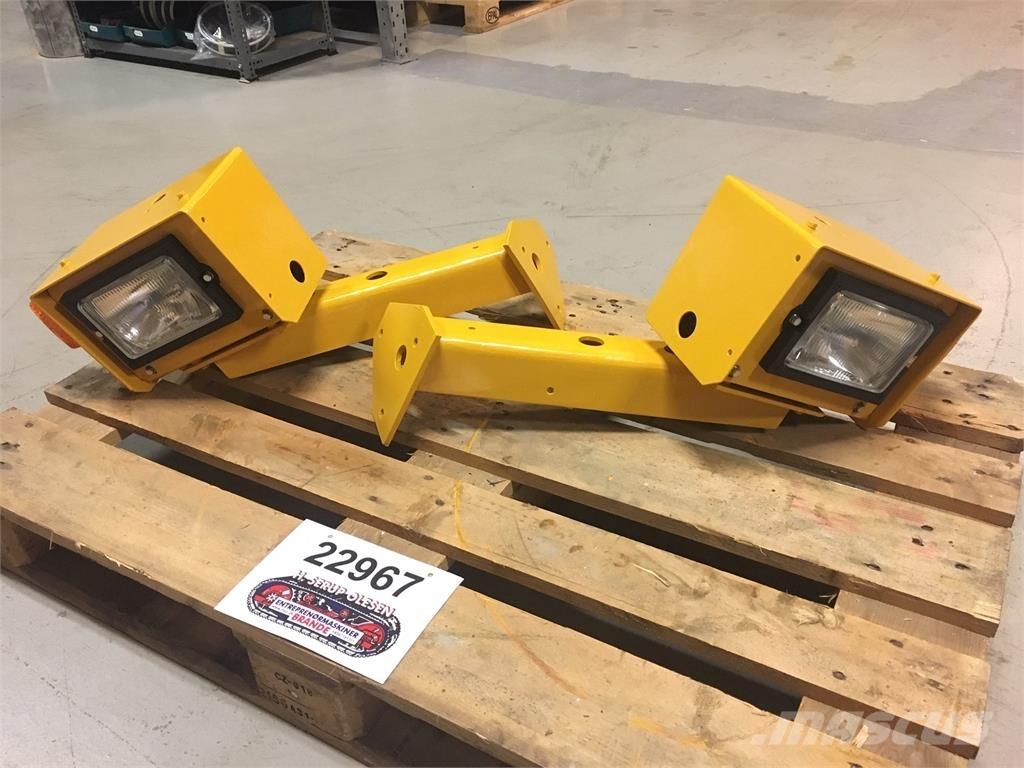  Forlygter Volvo L180E Drugi deli