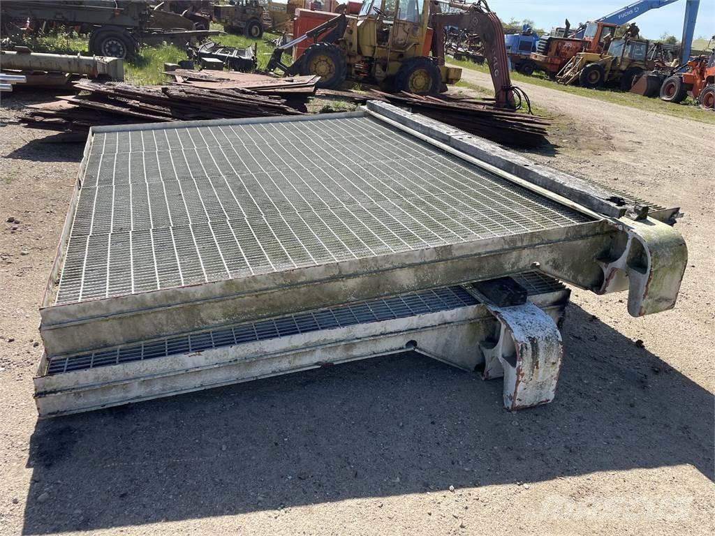  Helikopterdæk 28 sektioner Drugi deli