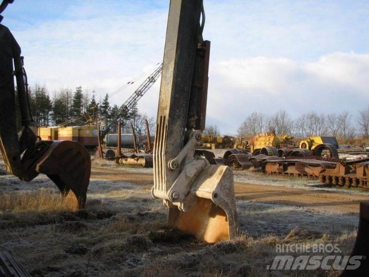 Hitachi UH 181 til ophug Bagri goseničarji