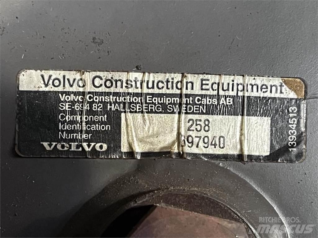  Hydraulik Tank, Volvo L90E Hidravlika