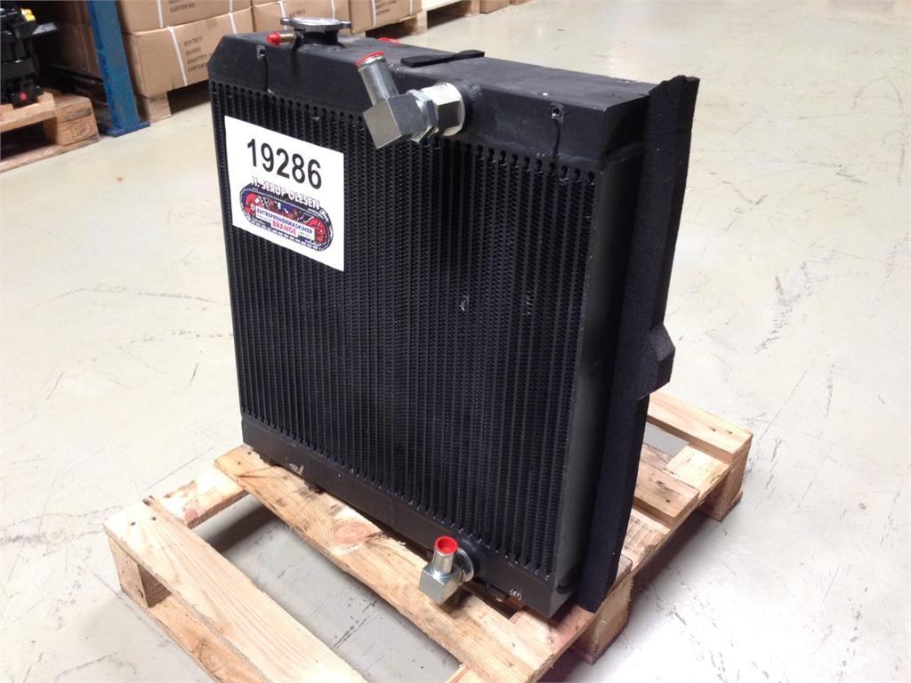  Køler ex Takeuchi TB145 Motorji