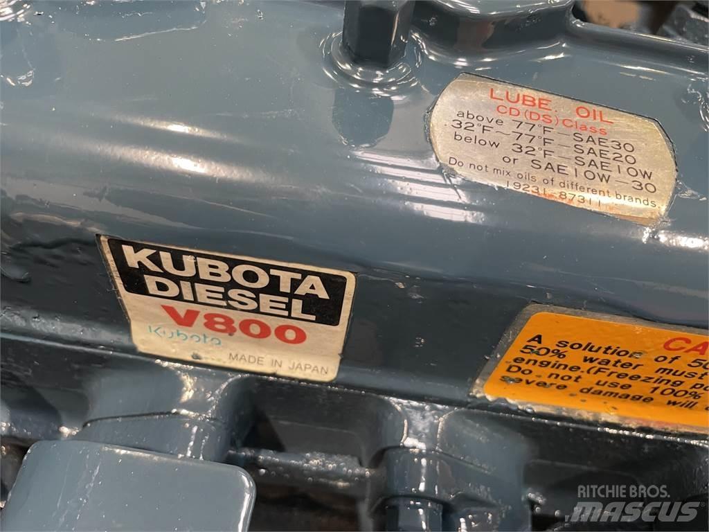 Kubota V800 motor - 4 cyl. Motorji
