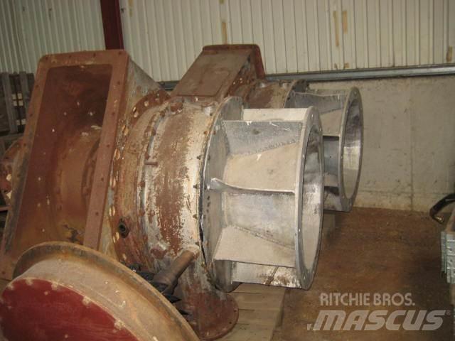 MAN 12V 32/40 turbo - 2 stk Drugi deli
