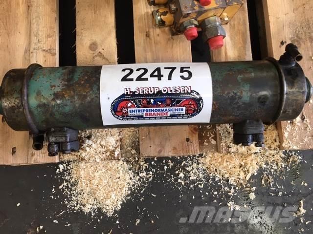  Oliekøler ex. Volvo L180C Motorji