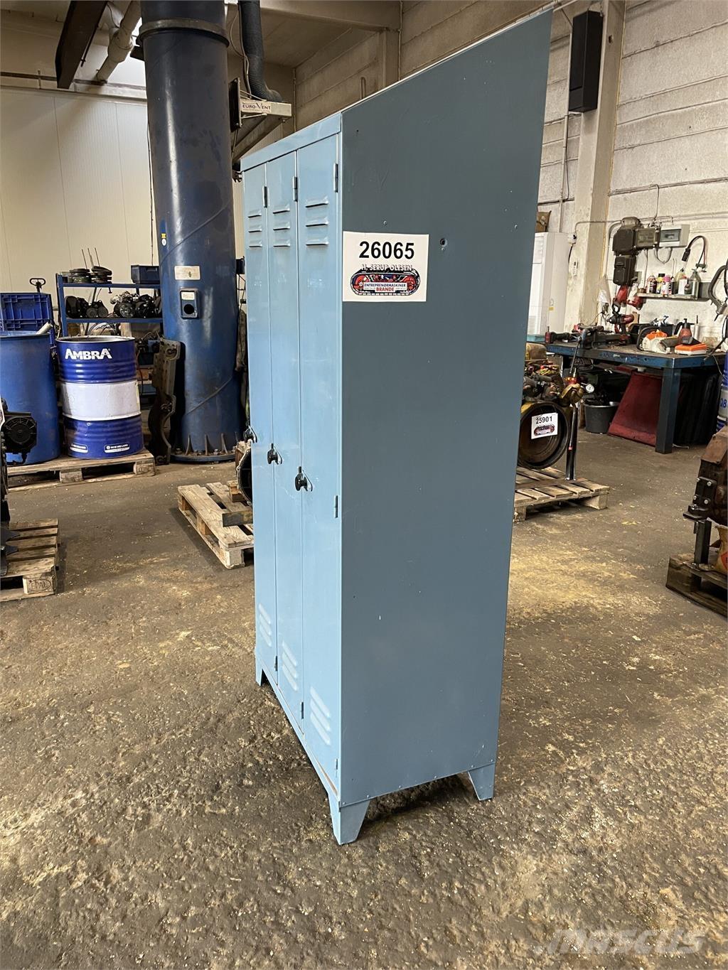  Omklædningsskab, 3 rum Drugi deli