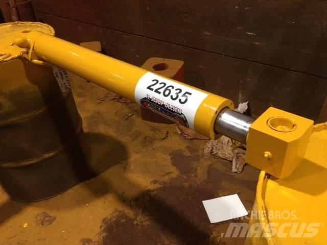  Skovlcylinder ex. Ford 655 Hidravlika