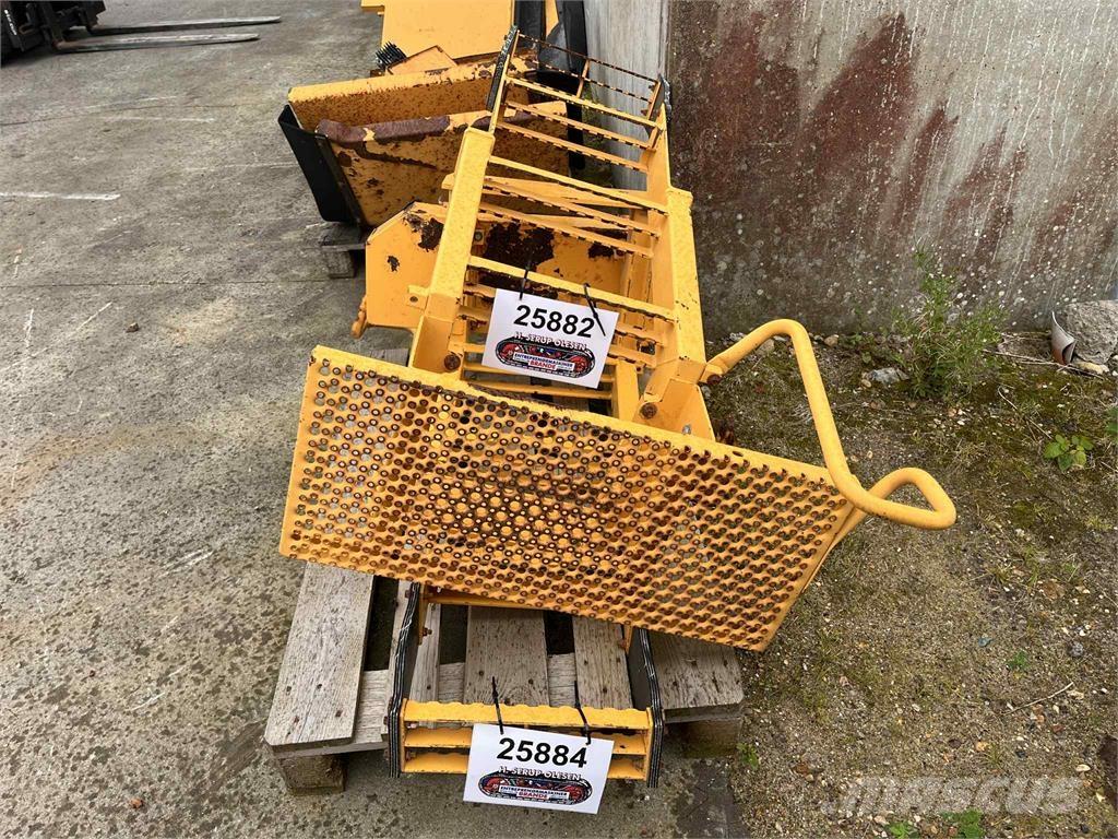 Volvo L220E trappe Drugi deli