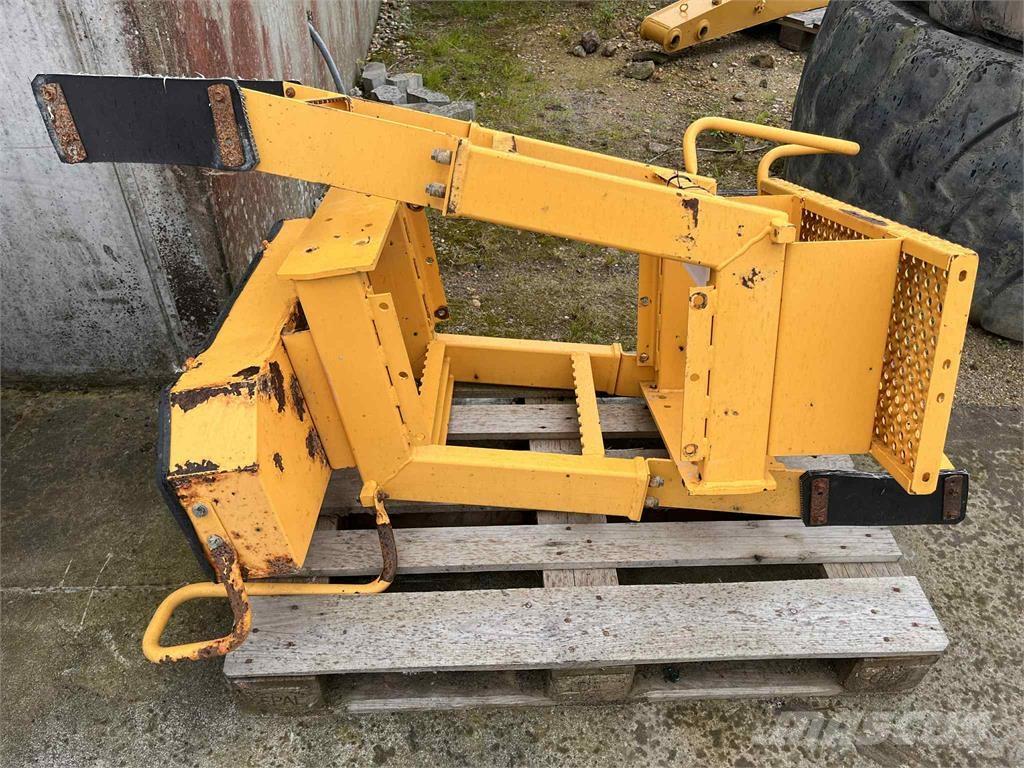 Volvo L220E trappe Drugi deli