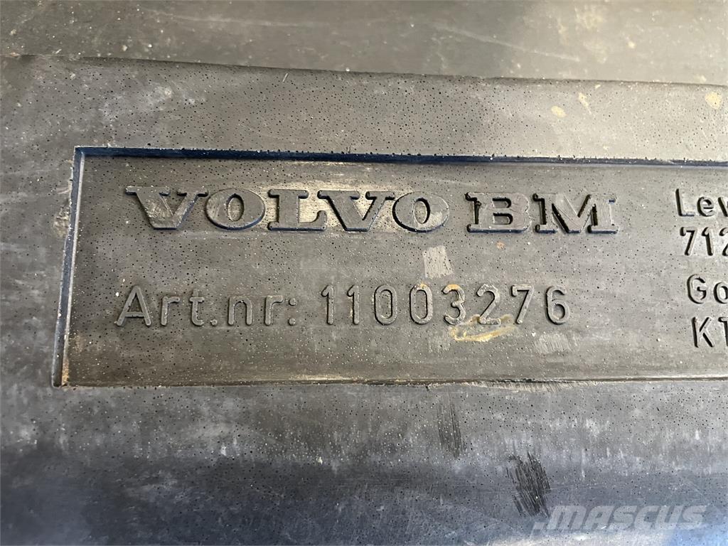 Volvo L70B dieseltank Motorji