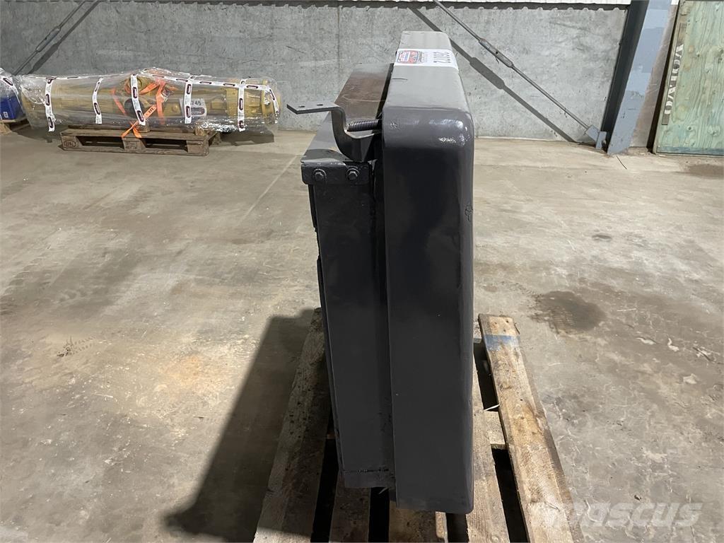 Volvo L70B kølerhjelm Drugi deli