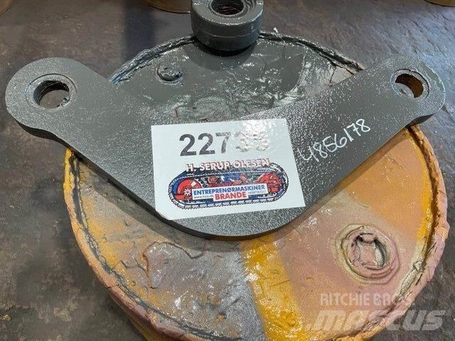 Volvo L90B Link Arm Drugi deli