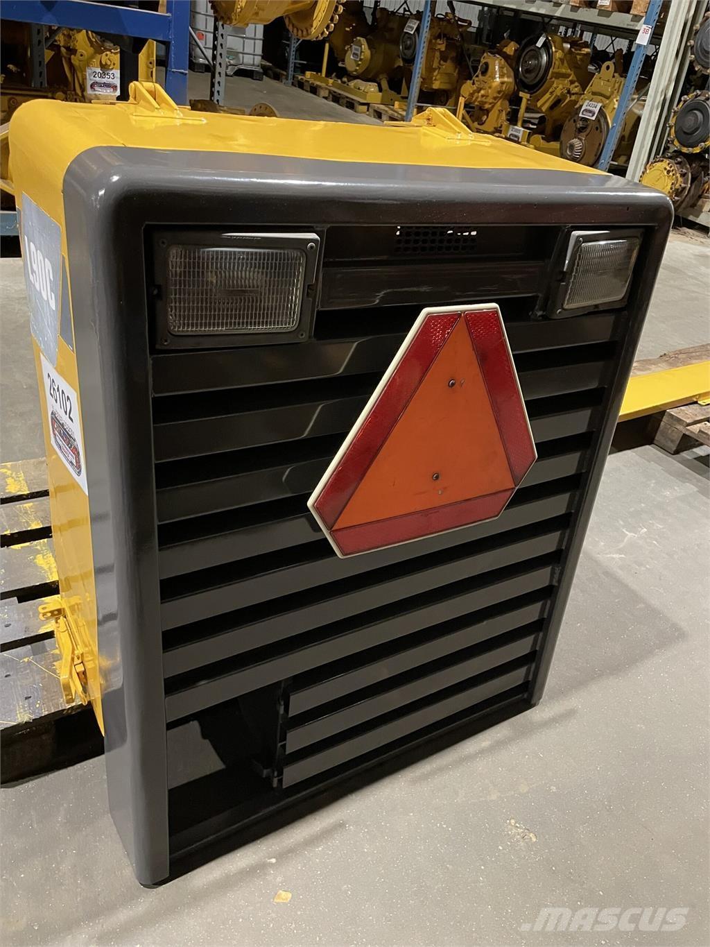 Volvo L90C kølerhjelm Drugi deli