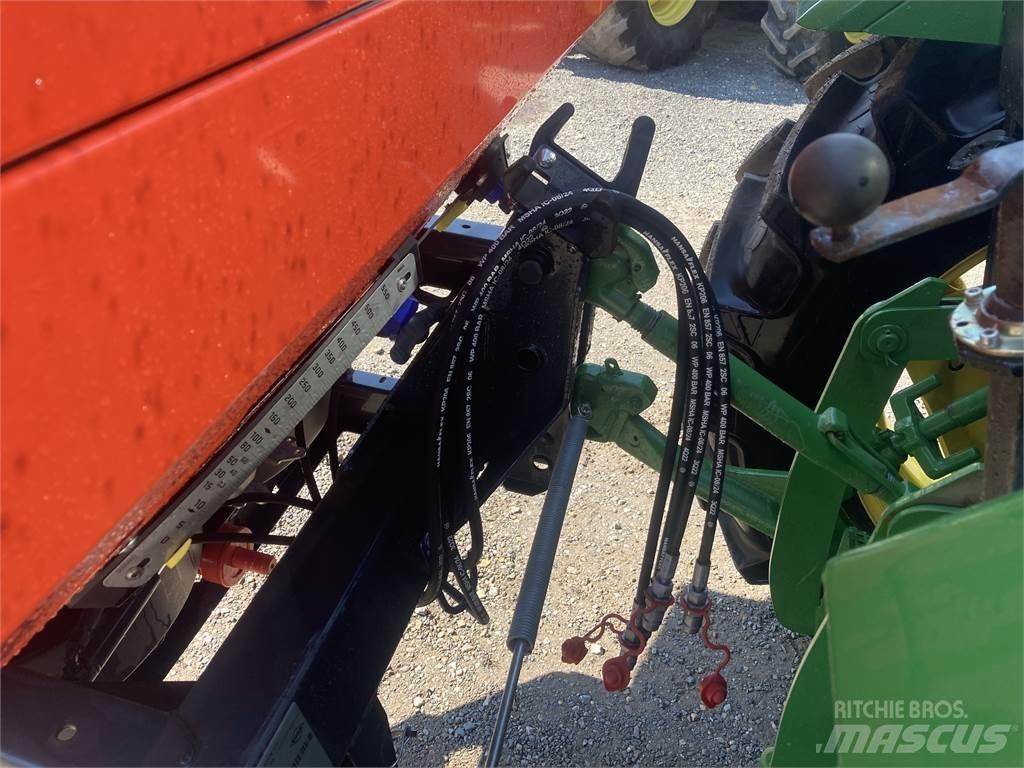Kuhn MDS Trosilniki mineralnega gnojila