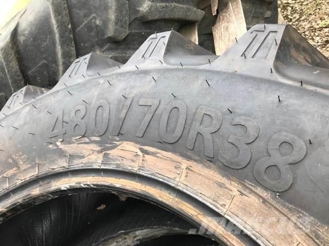  Rear Tyres Gume, kolesa in platišča