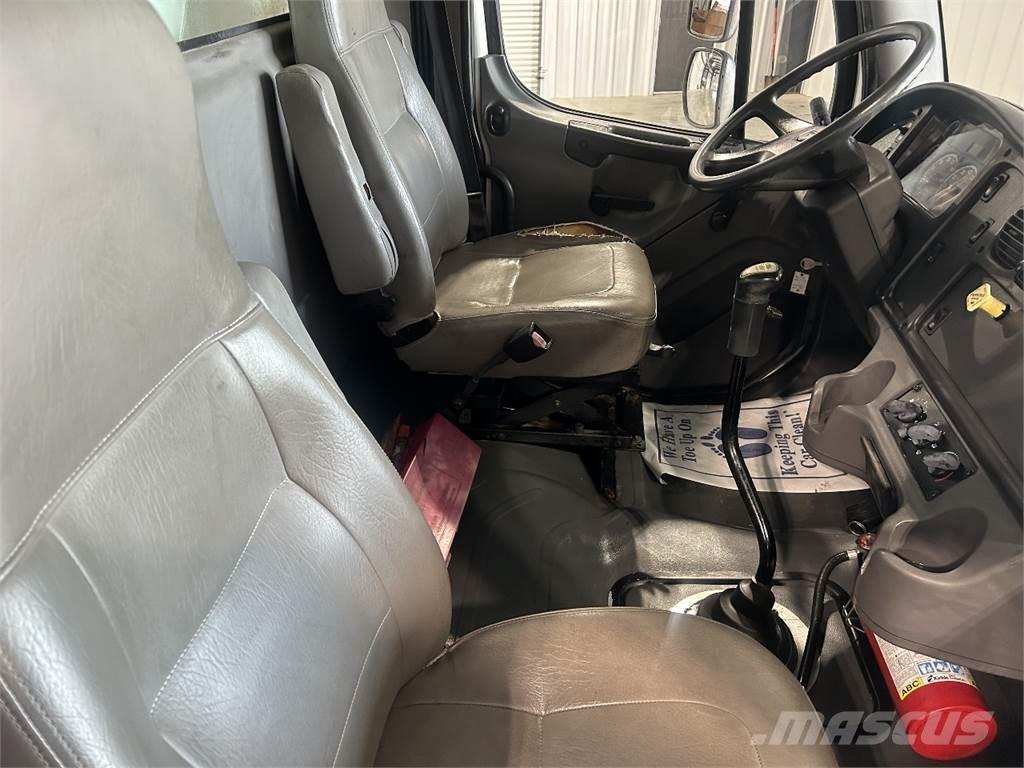 Freightliner M2 Drugi tovornjaki