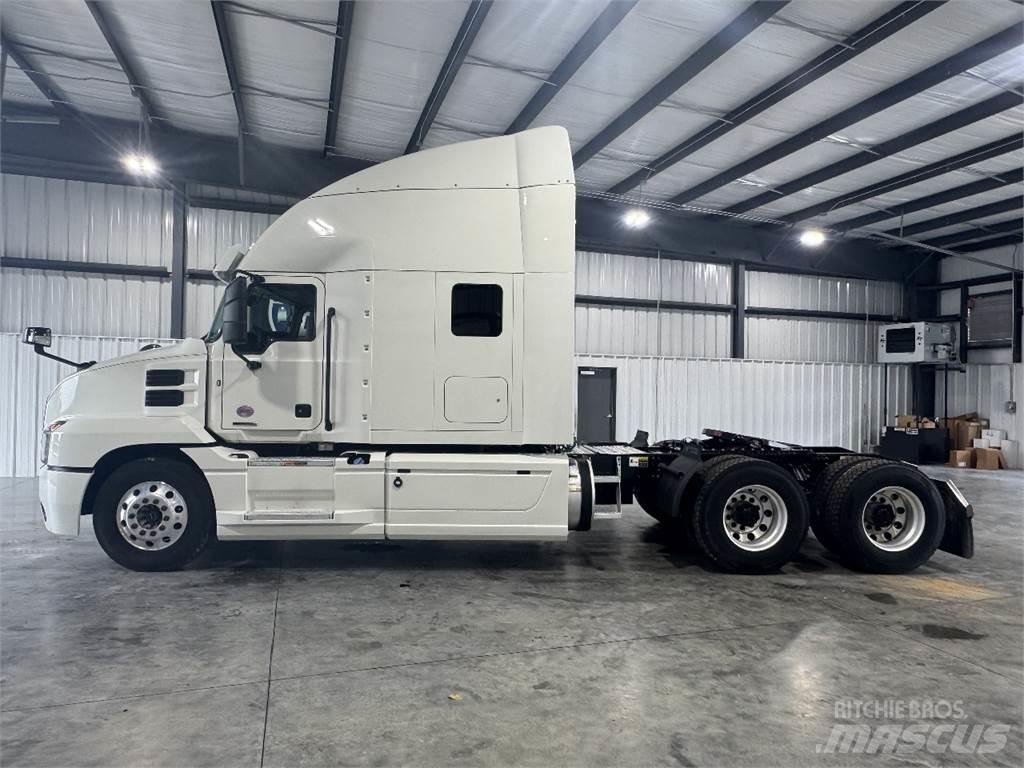 Mack AN64T Vlačilci