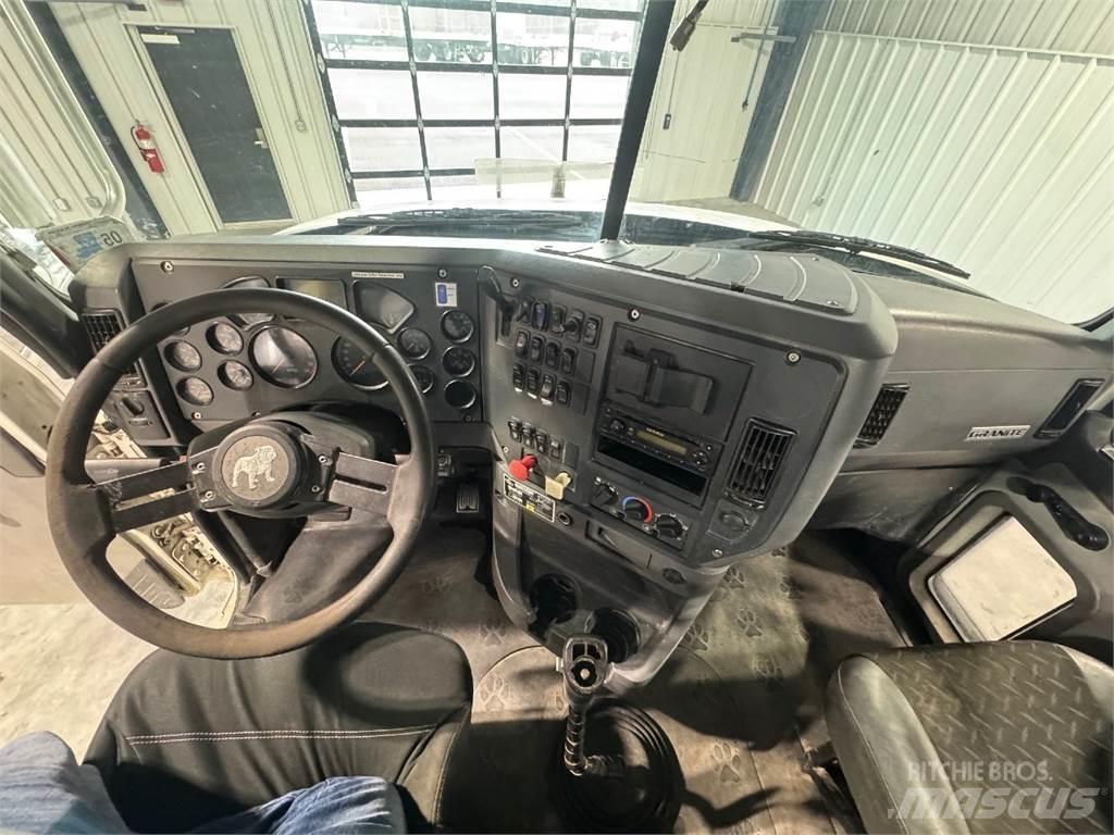 Mack GU713 Vlačilci