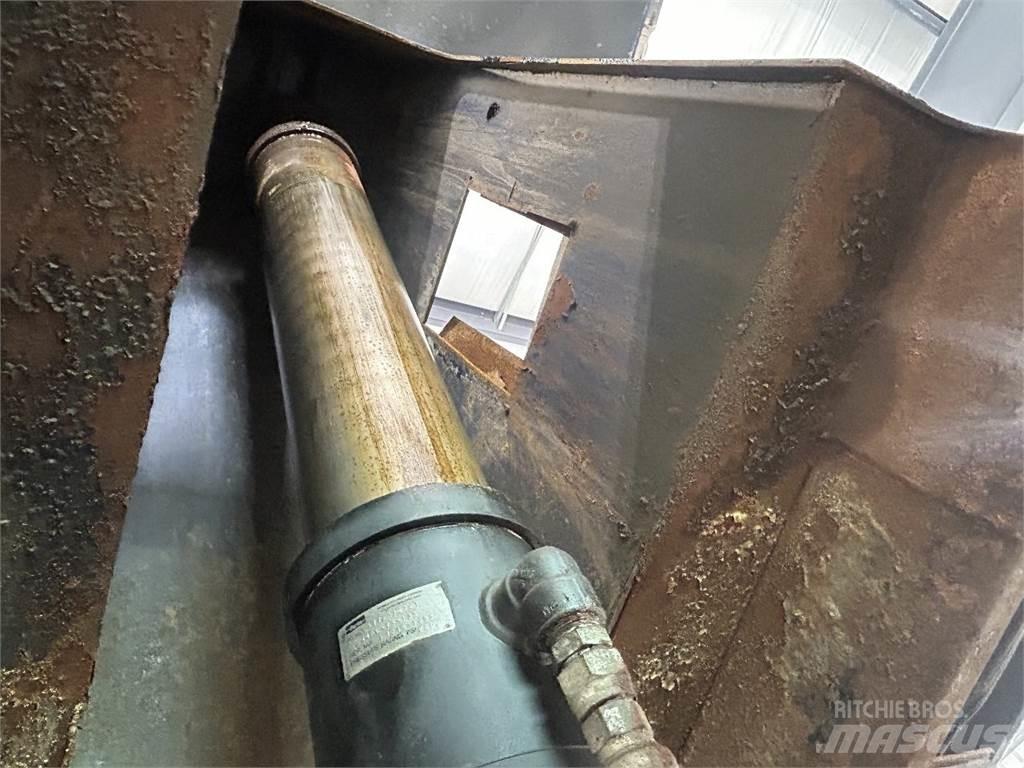 Mack GU713 Kiper tovornjaki