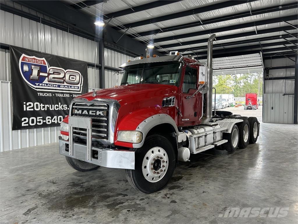 Mack GU713 Vlačilci