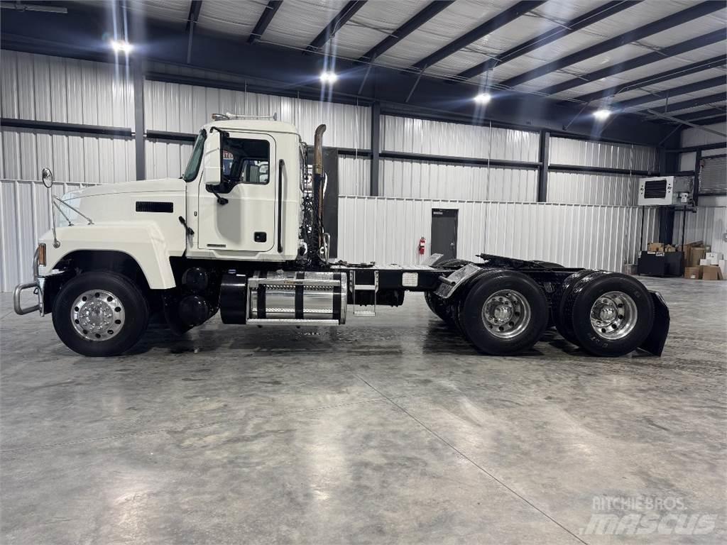 Mack Pinnacle Vlačilci