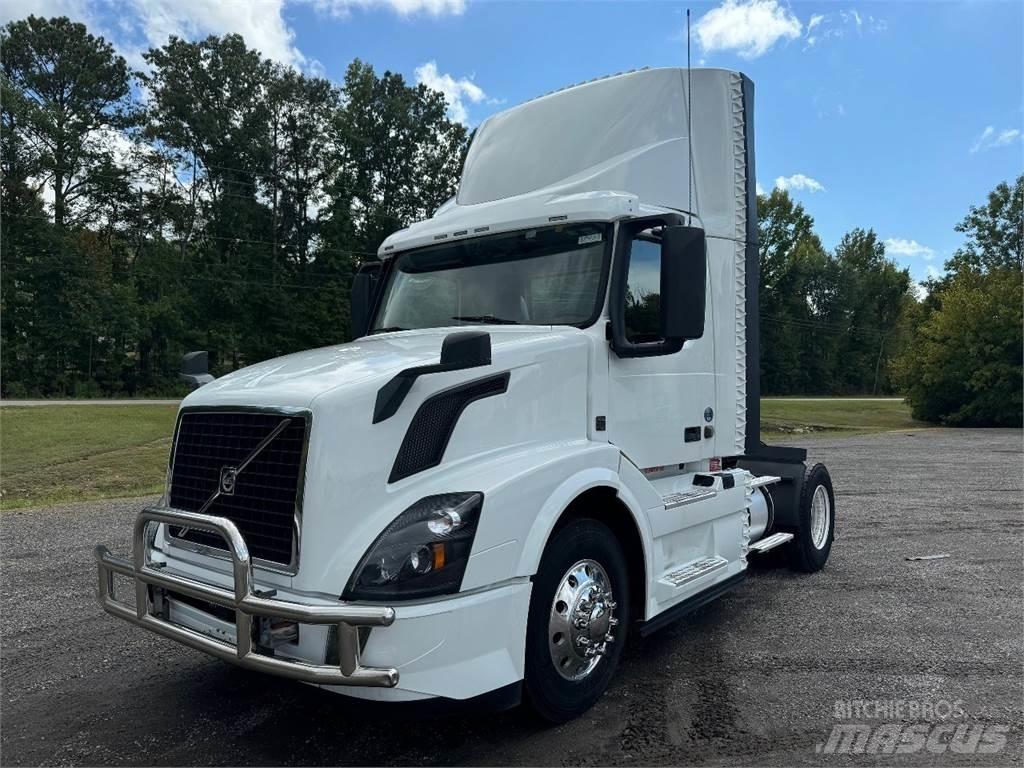 Volvo VNL42T300 Vlačilci