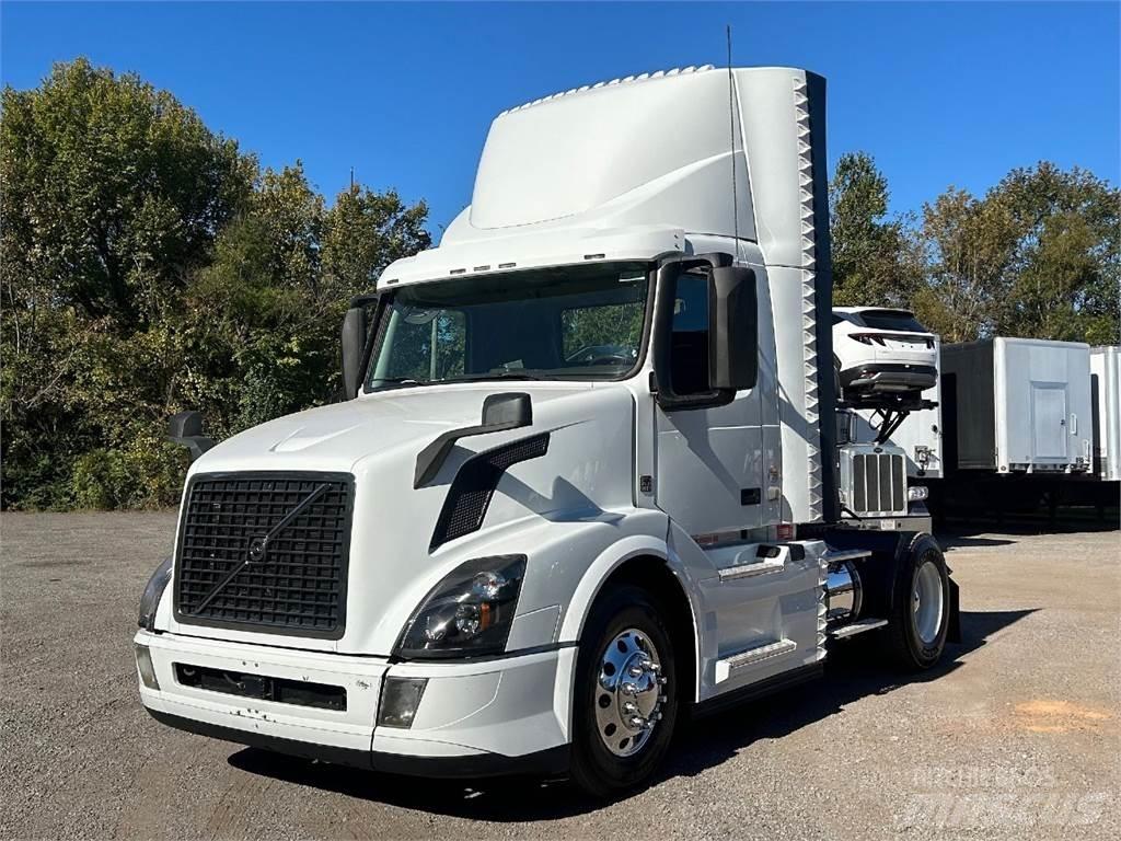 Volvo VNL42T300 Vlačilci